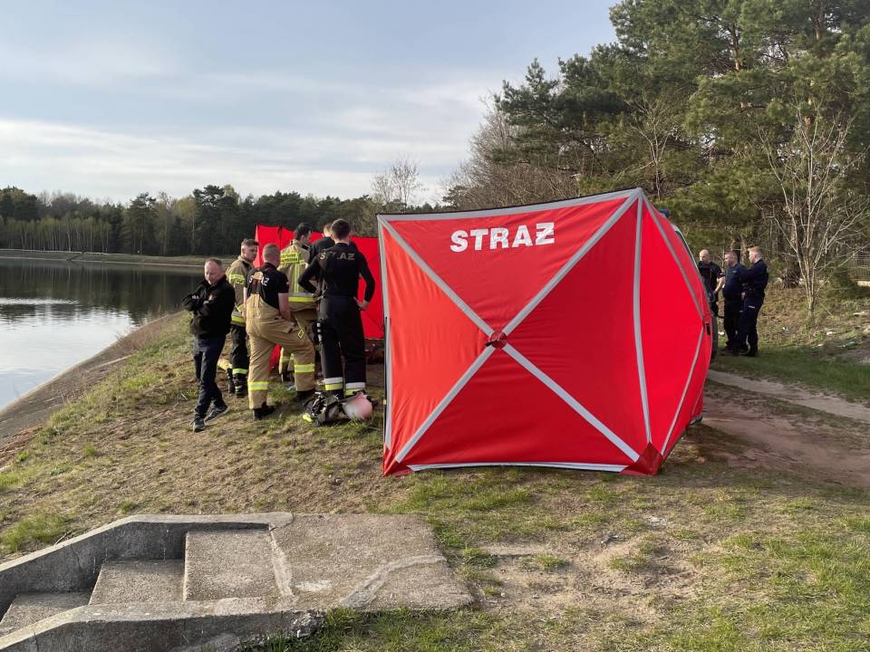 Tragedia w Słoku: Policja ujawnia, jak 46-latka i 36-latek znaleźli się w wodzie [Wideo, foto]
