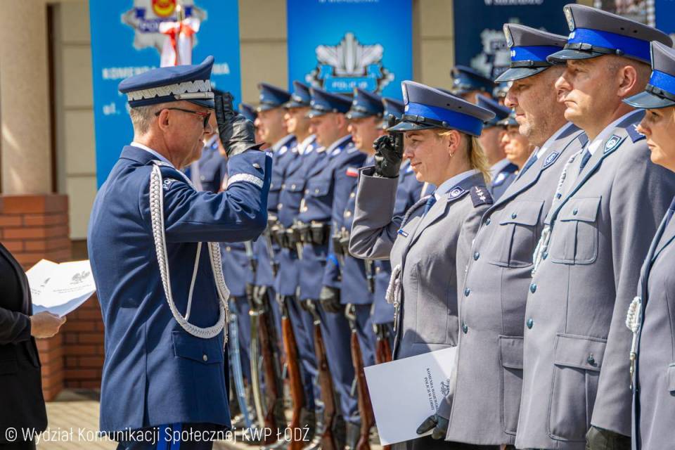 Policjanci z kilku powiatów świętowali w Zduńskiej Woli. Kilkudziesięciu funkcjonariuszy z awansami