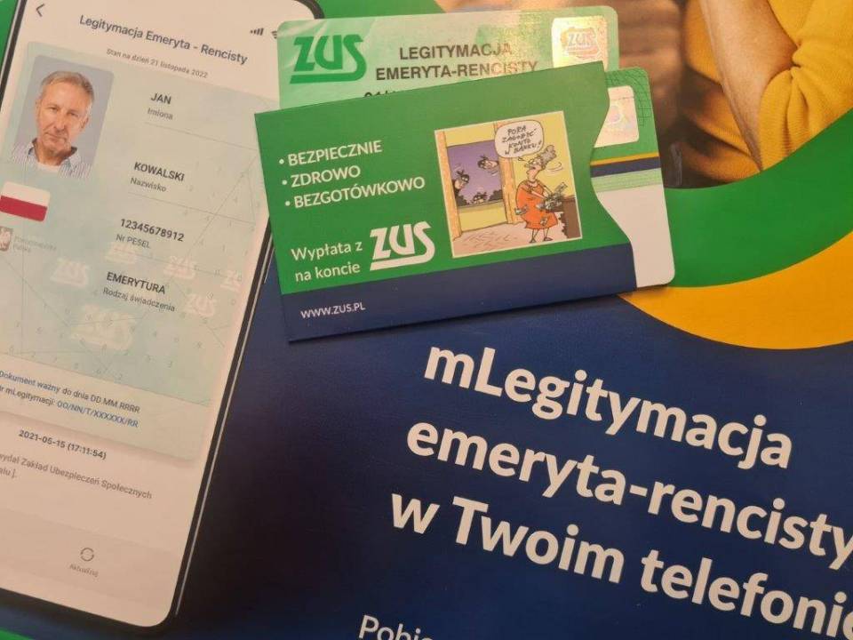 ZUS: 773 tysięcy emerytów i rencistów pobrało mLegitymację ZUS